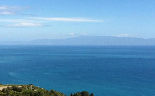 Taormina center 4 BR penthouse, terrace with views