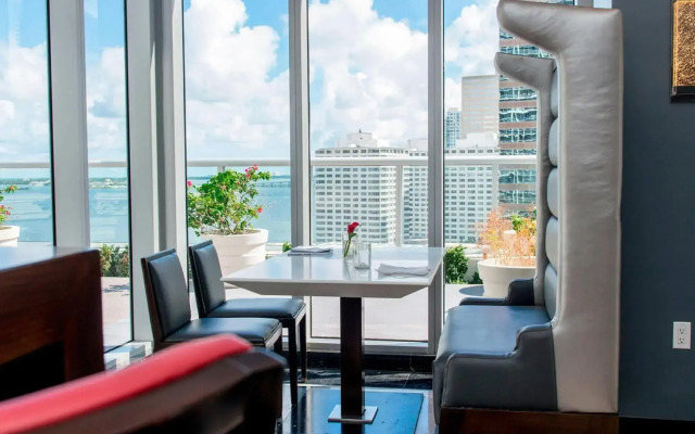 Icon Brickell Downtown W Miami Suites