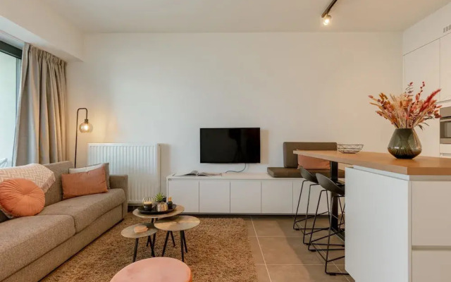 Modern and Stylish Apartment With Terrace