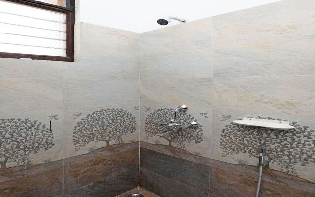 OYO 9777 Home Duplex Studio Airport Road