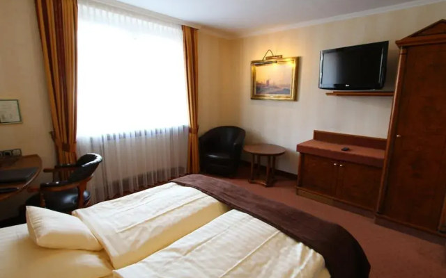 Eden Hotel