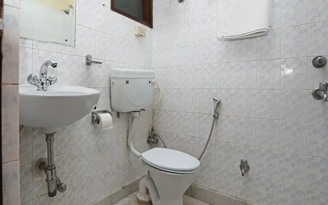Oyo 9916 Bhoomik Villas