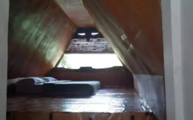 Laster Jony's Guest House