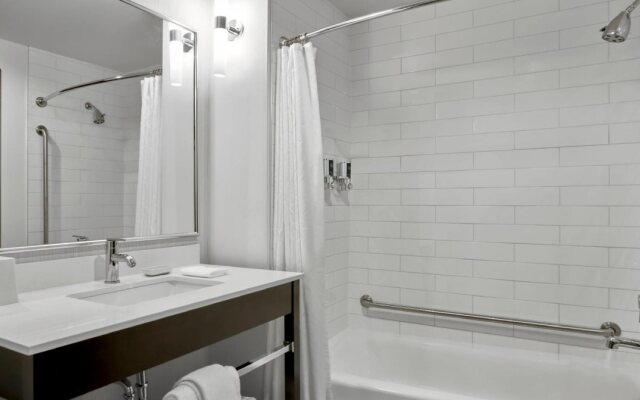 Four Points by Sheraton Edmonton International Airport