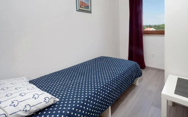 Beautiful Apartment in Porec near Sea