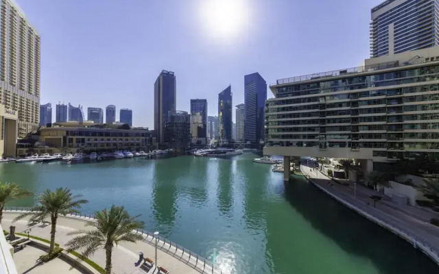 Stunning 3-floor Villa w Kids Room Rooftop Terrace Over Dubai Marina