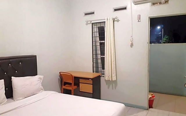 KoolKost near RS Adam Malik Medan 2 - Minimum Stay 6 Nights – Guest Rooms – Medan