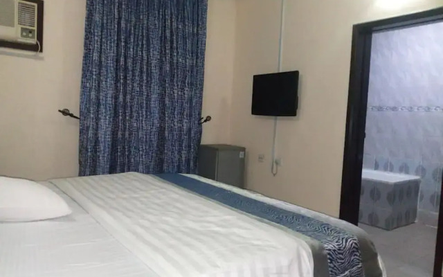 Roneks Royal Hotel & Suites