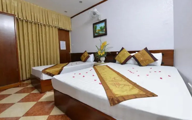 Lake Side Hostel