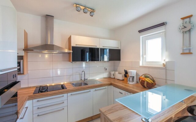 Beautiful Home in Zrnovnica With Wifi and 3 Bedrooms