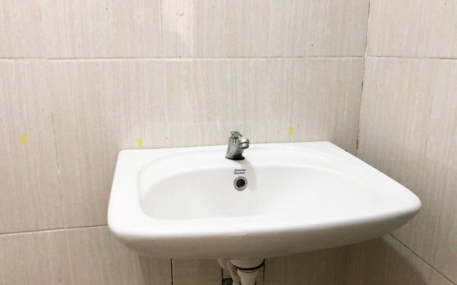 Yellow House Syariah RedPartner near MERR Rungkut Surabaya