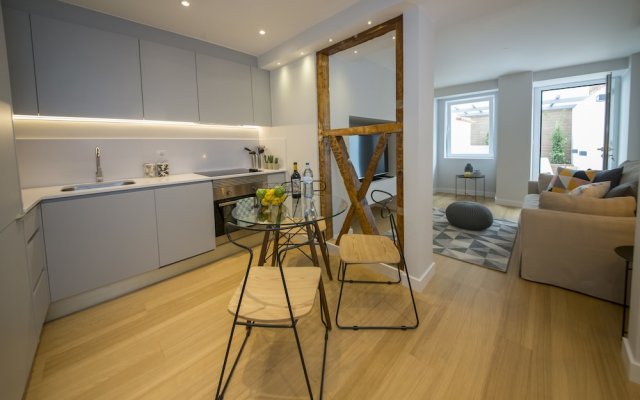 Designer Apartment in one of Lisbon's Trendiest Quarters