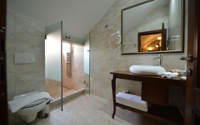 Noblesse Boutique Hotel