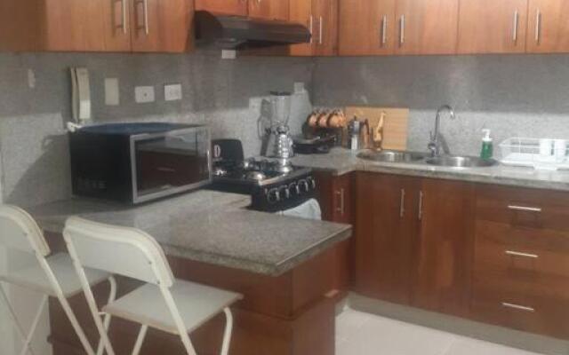 1er piso, 3 Habitaciones, parqueo privado, Wifi, netflix