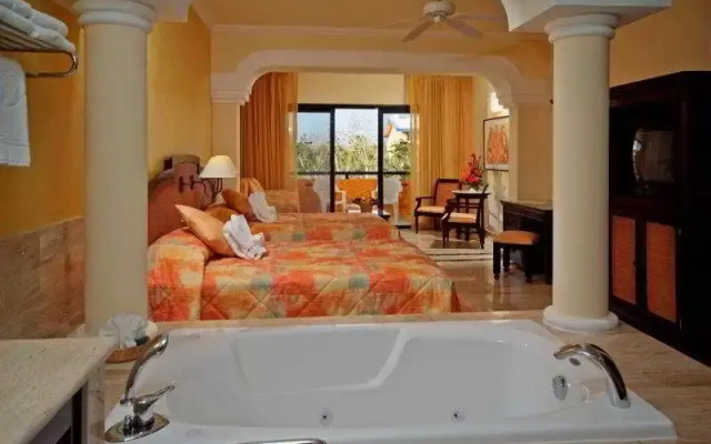 Grand Palladium Colonial Riviera Maya All Inclus