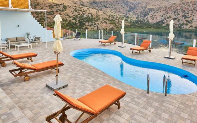 Best Family Friendly Villa Near Lake Kournas