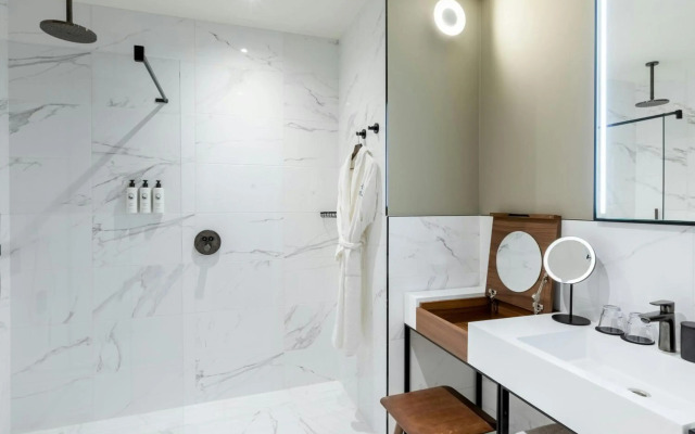 Sapphire House Antwerp, Autograph Collection