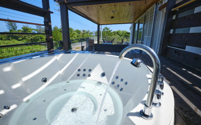 Beach Side Secret -SEVEN Hotels and Resorts-