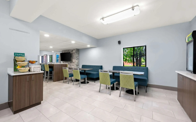 Quality Inn Pelham I-65 exit 246