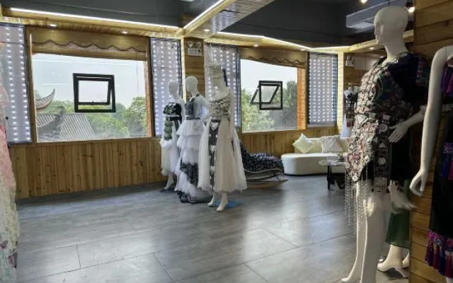 Menghui Furong Designer Hotel (Furongzhen Waterfall Branch)