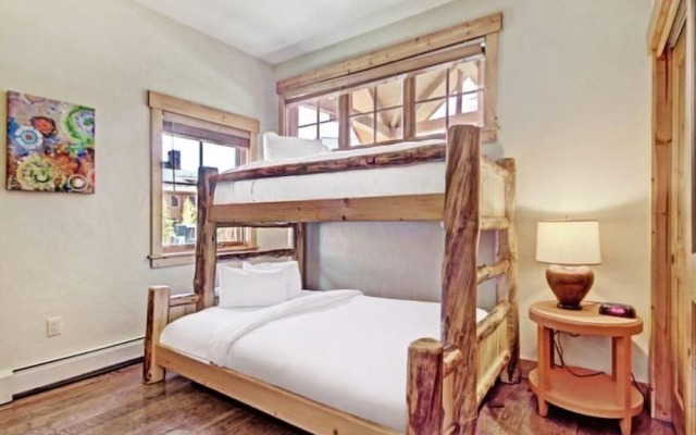 Mountain Thunder Lodge 3 Bedroom Vacation Rental in Breckenridge With Access to a Hot Tub Just Two Blocks From Main Street