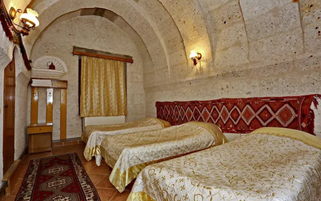 Anatolia Raymonde Cave House