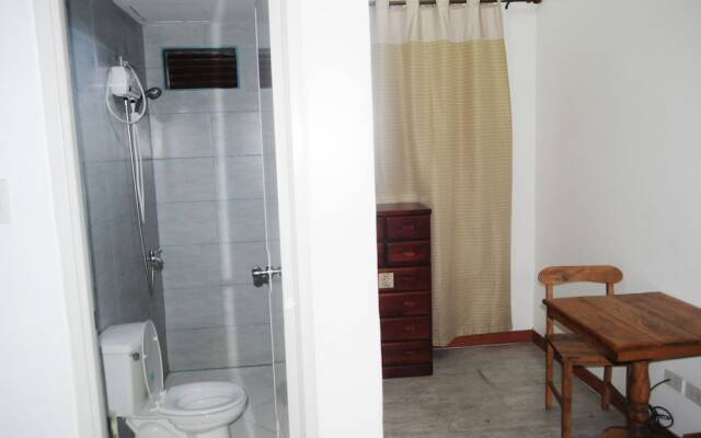 ROOMS498 - Hostel