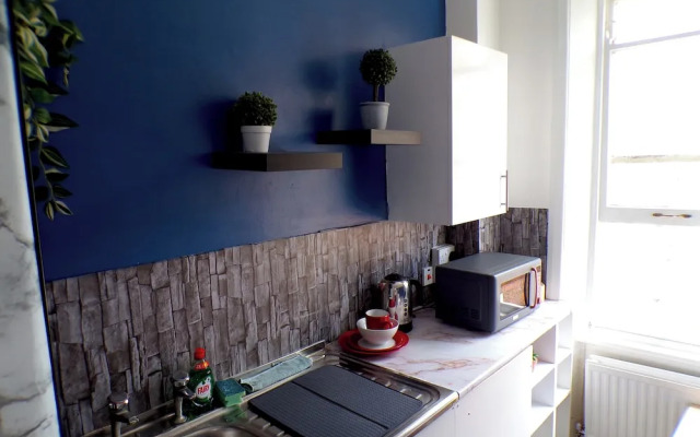 Santoriniapartmentwestkensingtonsleeps3-ensuite-ac