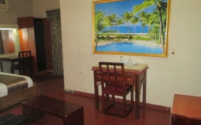 Crystal Palace Hotel