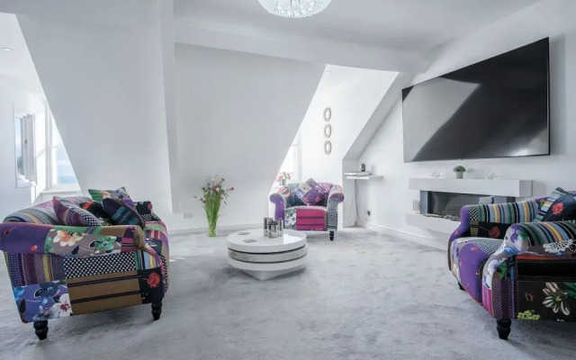 The Penthouse - Luxury 1 Bed - Panorama - Tenby