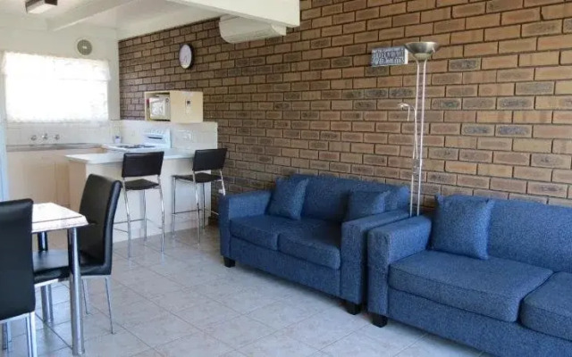 Chapman Court Holiday Units