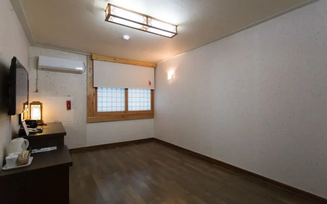 Benikea Jeonju Hansung Tourist Hotel