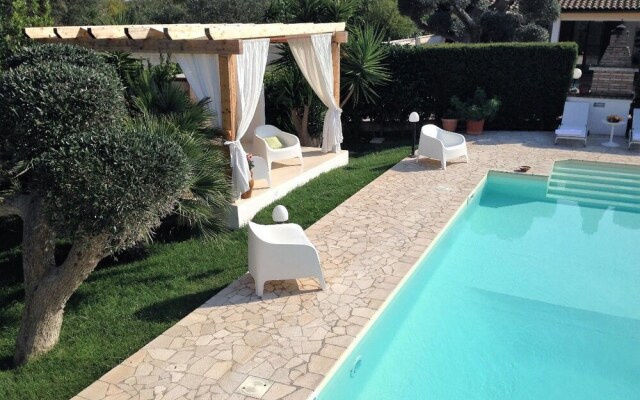 Villa With 3 Bedrooms in San Vito dei Normanni, With Private Pool, Fur