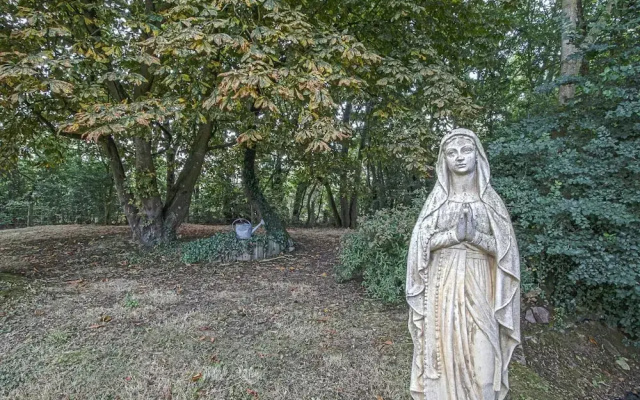 Normandy Garden Escape