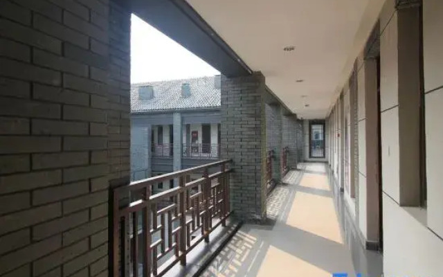 Yi Guang Nian Hotel (Penglai Pavilion Bathing Beach Branch)