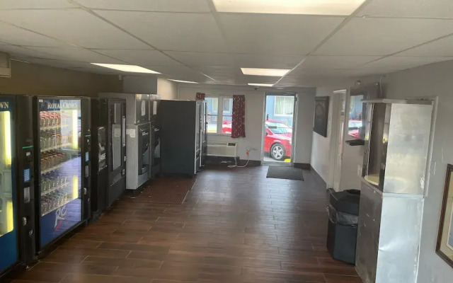 Budgetel Inn & Suites