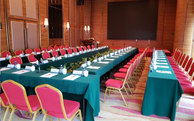 Fuqinglong Huatian Holiday Hotel