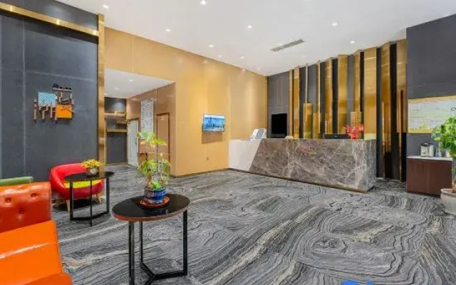 Chaoman Hotel (Guiyang North Railway Station Guanshanhu Exhibition City Branch)