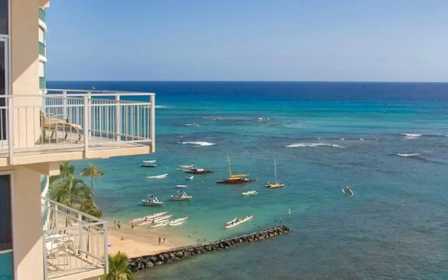 Kaimana Beach Hotel