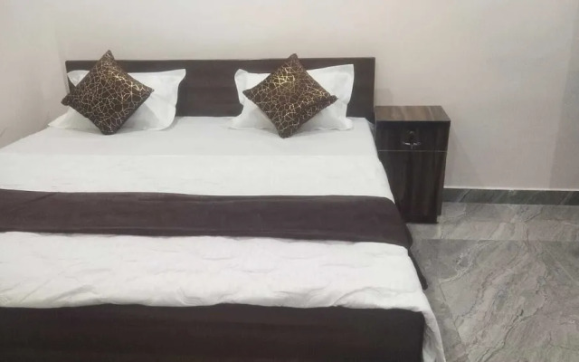 Moonvilla Banquet And Hotels