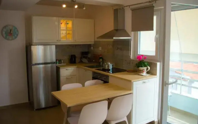 Sunny Central Luxury Apartment