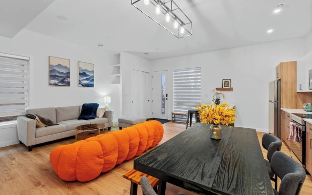 Luxurious Large 3 Bedroom Loft Saskatchewan Drive