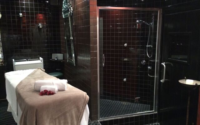 Echoes Boutique Hotel and Restaurant