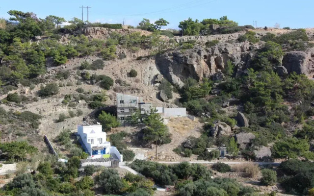 Aaron Studios Apartments