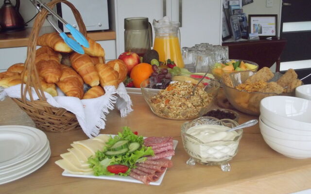 Longhouse Bed and Breakfast