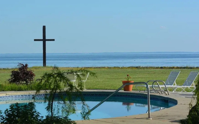 Black Walnut Point Inn