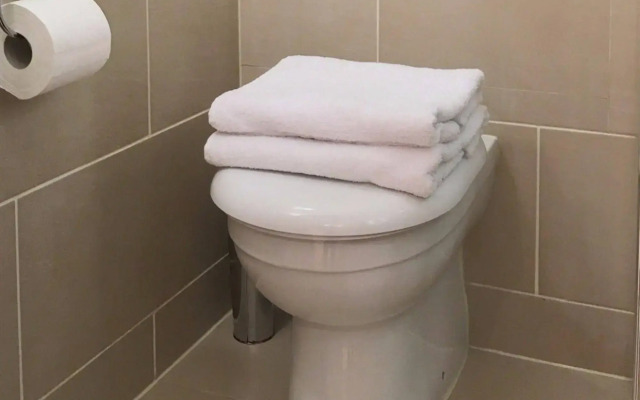 Westminster Studio Apartment