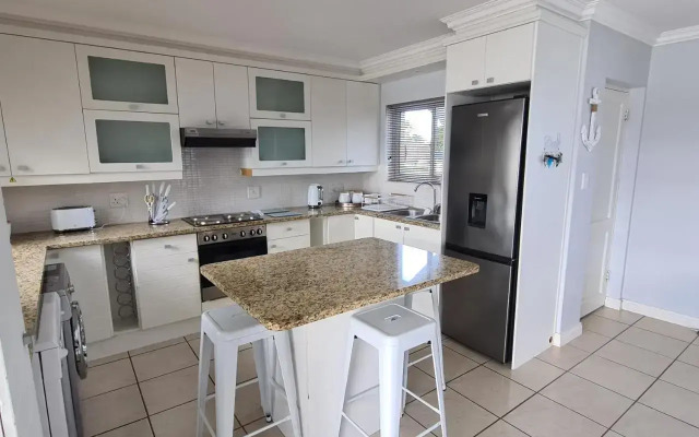 33 Kingston Place, Marina Martinique