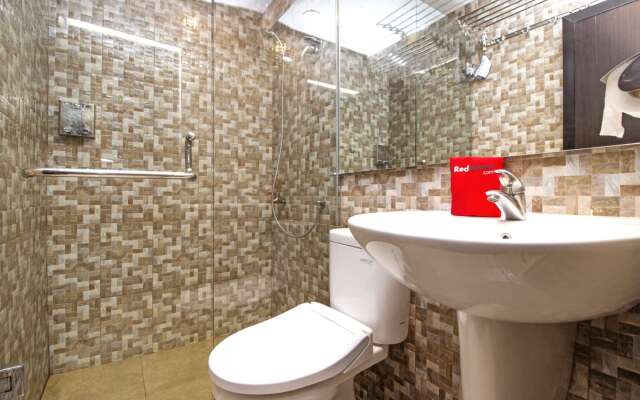RedDoorz near Trans Studio Mall 2
