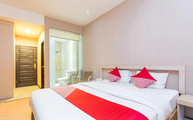 OYO 663 Hotel Sejati